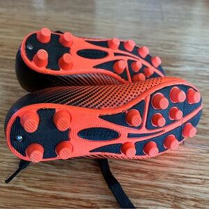 Vizari soccer cleats toddler size 8.5